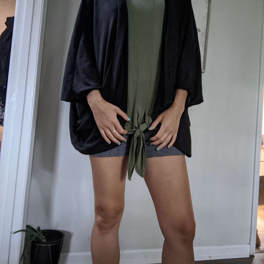 Shawl/sweater - Picture 2 of 2